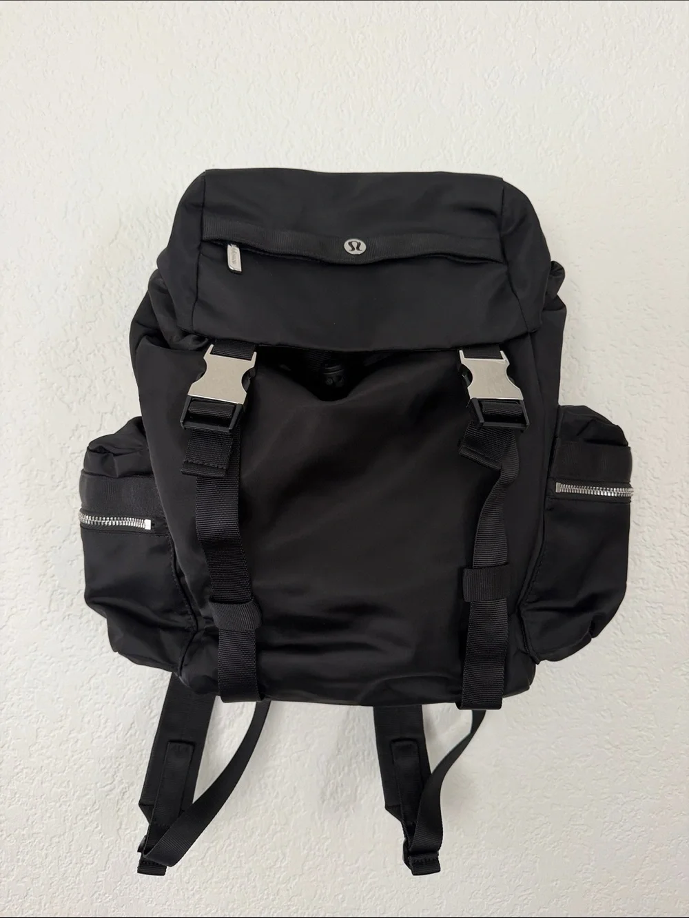 lululemon Wunderlust athletica Black Men's Backpack with Buckle Front